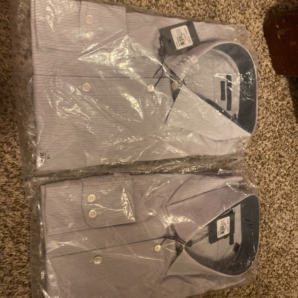 Button up - Picture 3 of 3